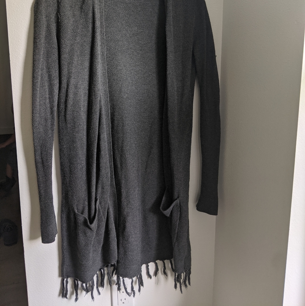 ❤️ Old Navy fringe cardigan with pockets